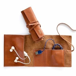 Mark & Graham Leather Charger Roll Up NWT